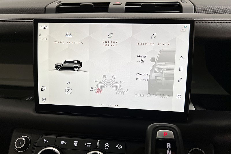 2021 (71) LAND ROVER DEFENDER 3.0 D300 X-Dynamic HSE 110 5dr Auto 3426086