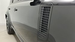 2021 (71) LAND ROVER DEFENDER 3.0 D300 X-Dynamic HSE 110 5dr Auto 3426109
