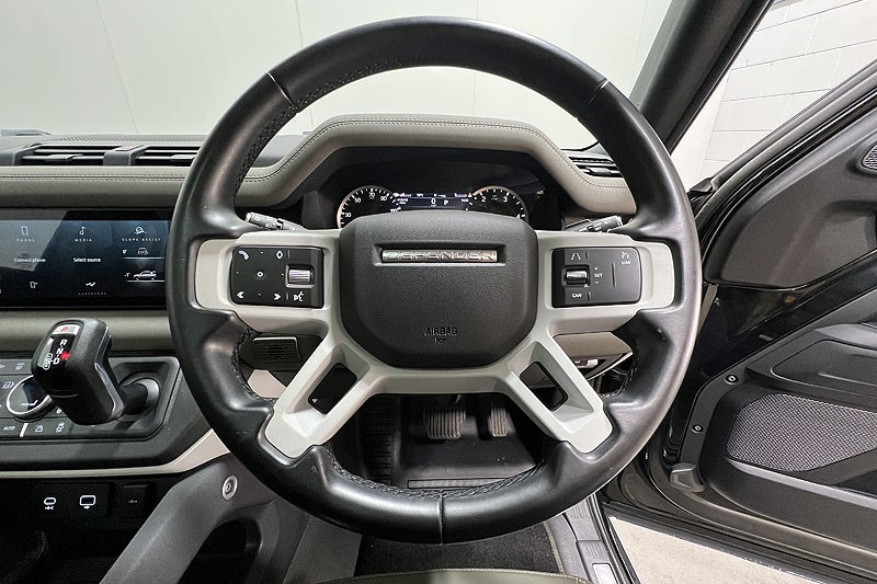 2022 (22) LAND ROVER DEFENDER 3.0 D250 X-Dynamic S 110 5dr Auto 3438713