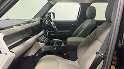 2022 (22) LAND ROVER DEFENDER 3.0 D250 X-Dynamic S 110 5dr Auto 3438698