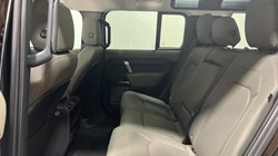 2022 (22) LAND ROVER DEFENDER 3.0 D250 X-Dynamic S 110 5dr Auto 3438699