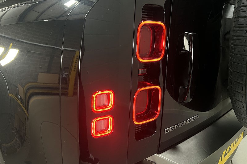 2022 (22) LAND ROVER DEFENDER 3.0 D250 X-Dynamic S 110 5dr Auto 3438742