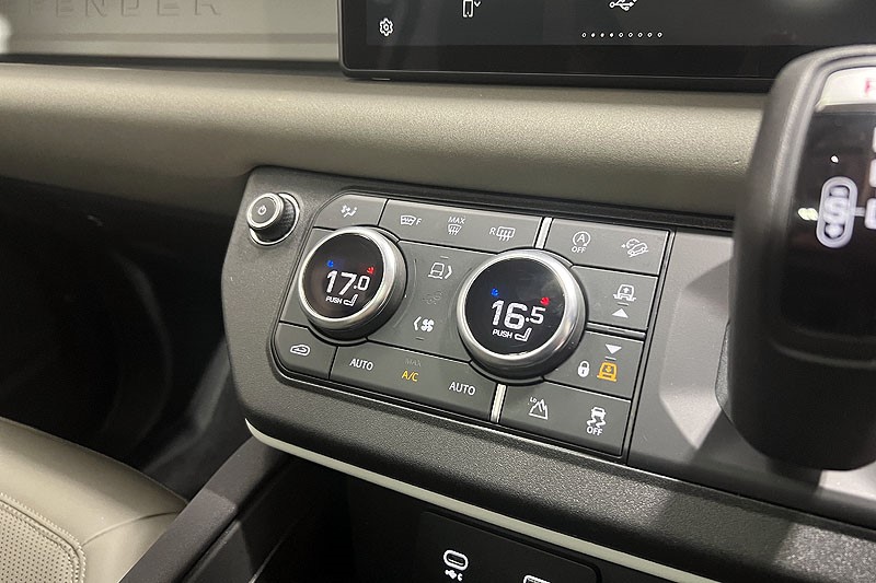 2022 (22) LAND ROVER DEFENDER 3.0 D250 X-Dynamic S 110 5dr Auto 3438719