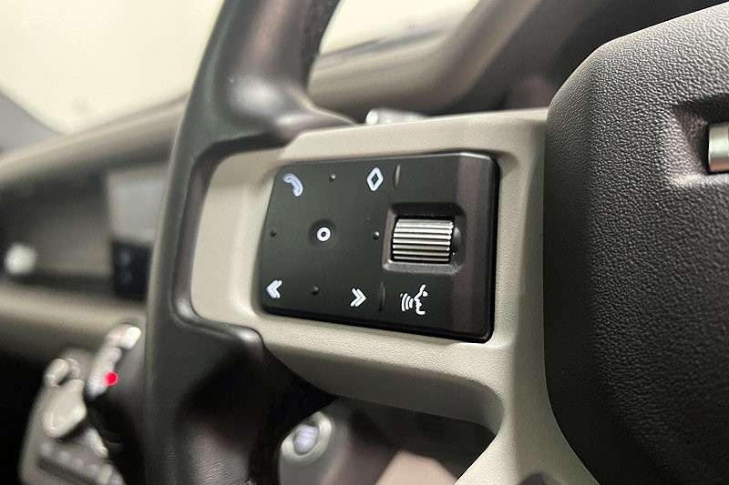 2022 (22) LAND ROVER DEFENDER 3.0 D250 X-Dynamic S 110 5dr Auto 3438715