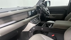 2022 (22) LAND ROVER DEFENDER 3.0 D250 X-Dynamic S 110 5dr Auto 3438730