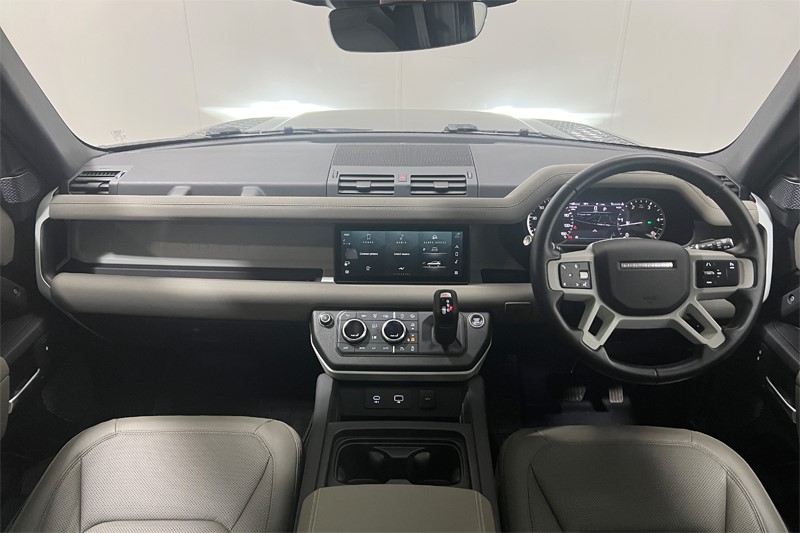 2022 (22) LAND ROVER DEFENDER 3.0 D250 X-Dynamic S 110 5dr Auto 3438704