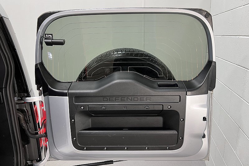 2023 (23) LAND ROVER DEFENDER 3.0 D250 XS Edition 110 5dr Auto 3446805