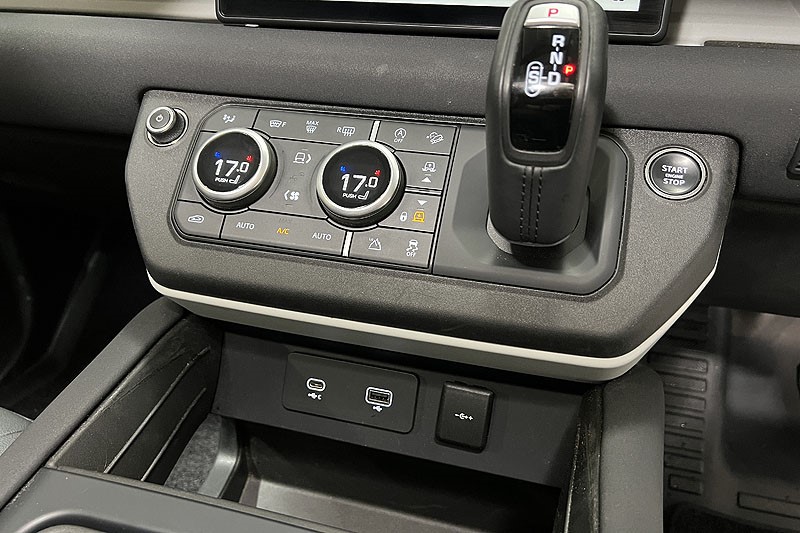 2023 (23) LAND ROVER DEFENDER 3.0 D250 XS Edition 110 5dr Auto 3446779