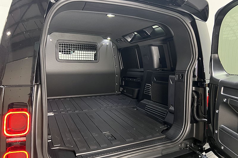 2024 (24) LAND ROVER COMMERCIAL DEFENDER 3.0 D350 Hard Top X-Dynamic HSE Auto 3431548