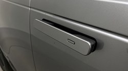 2021 (21) LAND ROVER RANGE ROVER VELAR 2.0 D200 Edition 5dr Auto 3451468