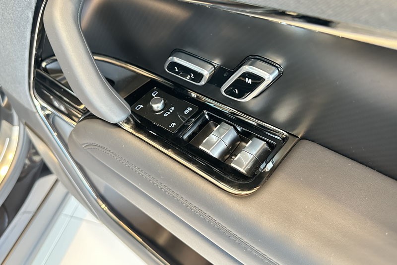 2024 (24) LAND ROVER RANGE ROVER SPORT 4.4 P635 SV Edition One 3881161