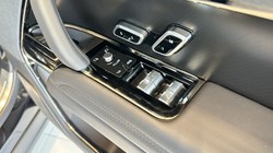 2024 (24) LAND ROVER RANGE ROVER SPORT 4.4 P635 SV Edition One 3881161