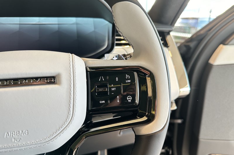 2024 (24) LAND ROVER RANGE ROVER SPORT 4.4 P635 SV Edition One 3881168