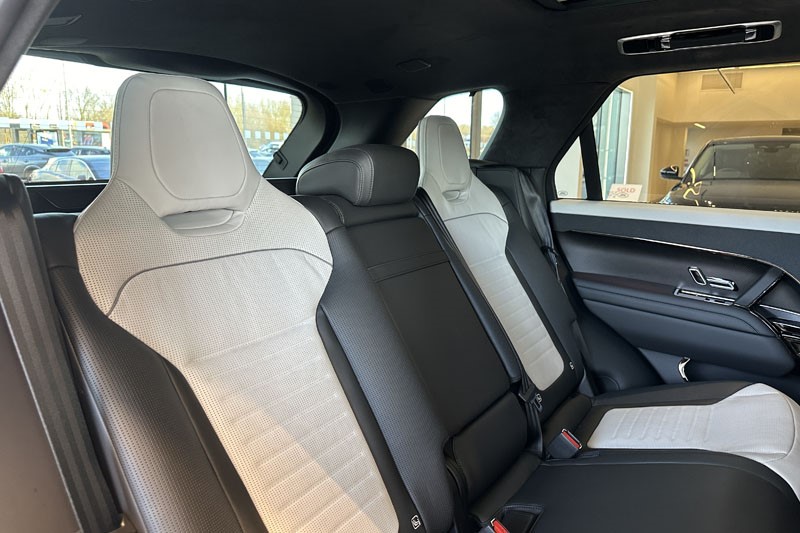 2024 (24) LAND ROVER RANGE ROVER SPORT 4.4 P635 SV Edition One 3881174