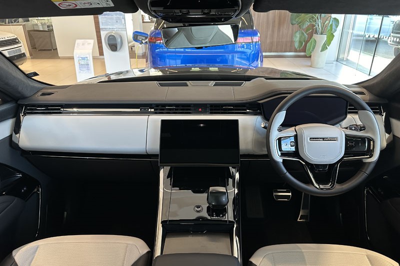 2024 (24) LAND ROVER RANGE ROVER SPORT 4.4 P635 SV Edition One 3881178