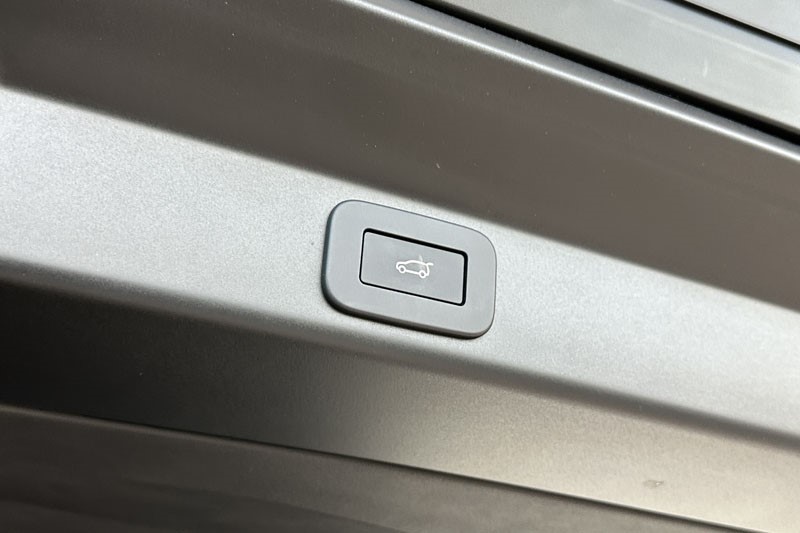 2024 (24) LAND ROVER RANGE ROVER SPORT 4.4 P635 SV Edition One 3881181