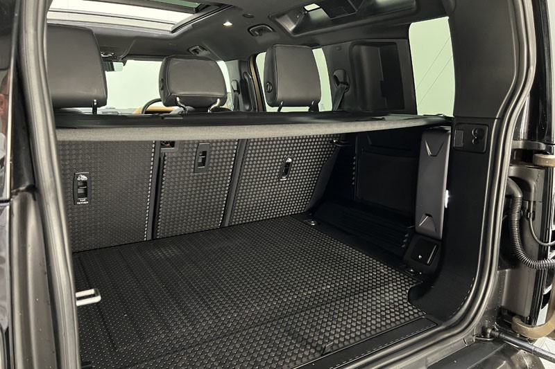 2020 (70) LAND ROVER DEFENDER 3.0 P400 X 110 5dr Auto 3484200