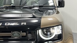 2020 (70) LAND ROVER DEFENDER 3.0 P400 X 110 5dr Auto 3484216
