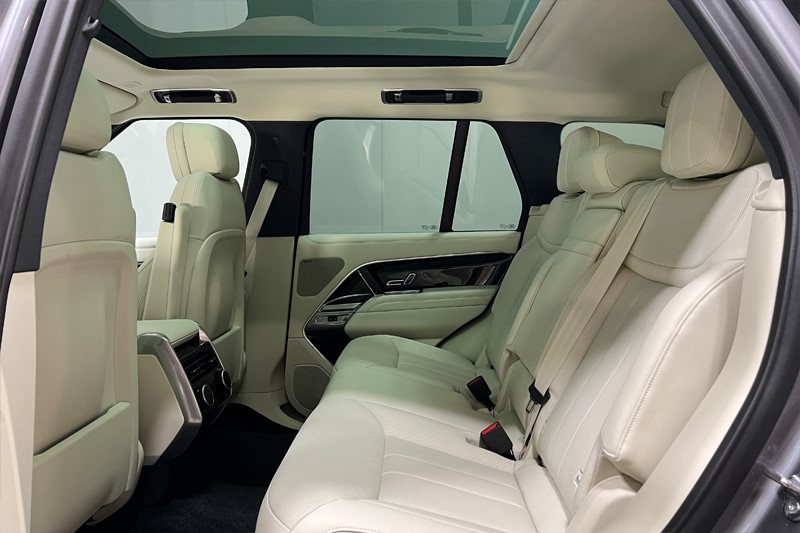 2024 (74) LAND ROVER RANGE ROVER 3.0 D300 SE 4dr Auto 3503489