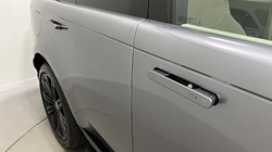 2024 (74) LAND ROVER RANGE ROVER 3.0 D300 SE 4dr Auto 3503546