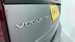 2020 (70) LAND ROVER RANGE ROVER 3.0 D300 Vogue SE 4dr Auto 3506483