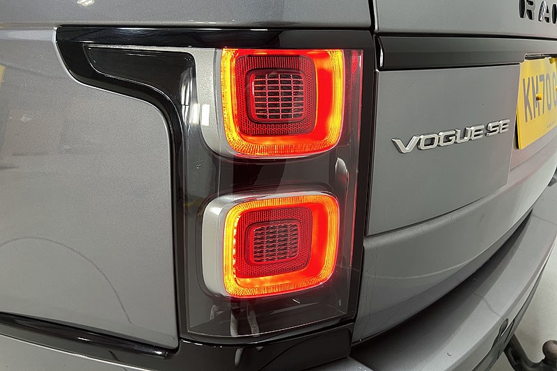 2020 (70) LAND ROVER RANGE ROVER 3.0 D300 Vogue SE 4dr Auto 3506482