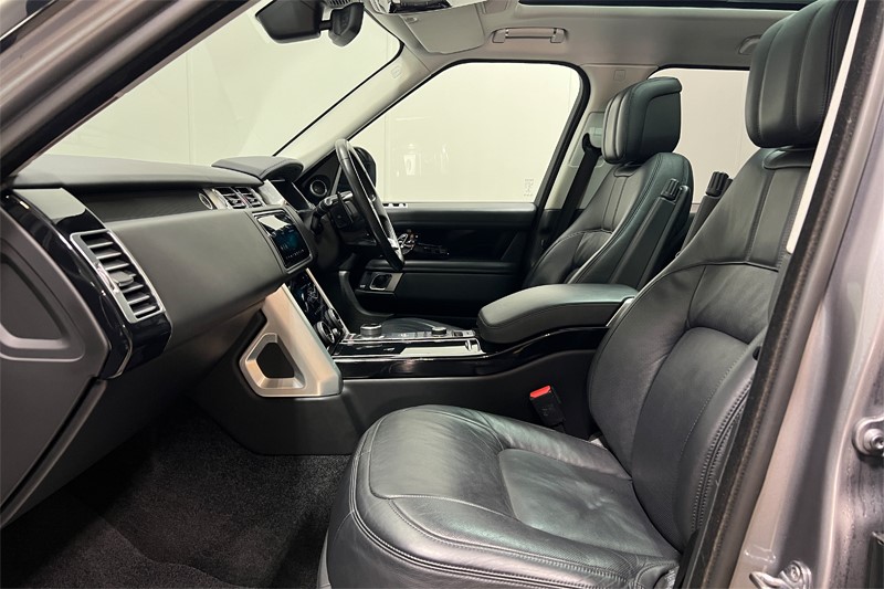 2020 (70) LAND ROVER RANGE ROVER 3.0 D300 Vogue SE 4dr Auto 3506433