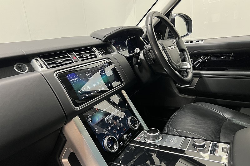 2020 (70) LAND ROVER RANGE ROVER 3.0 D300 Vogue SE 4dr Auto 3506467