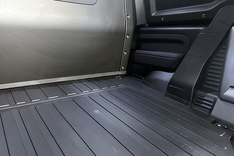 2024 (74) LAND ROVER COMMERCIAL DEFENDER 90 3.0 D350 Hard Top X-Dynamic HSE Auto 3539968