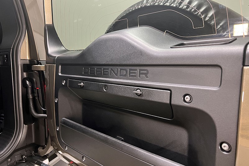 2024 (74) LAND ROVER COMMERCIAL DEFENDER 90 3.0 D350 Hard Top X-Dynamic HSE Auto 3539967