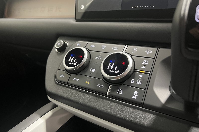 2024 (74) LAND ROVER COMMERCIAL DEFENDER 90 3.0 D350 Hard Top X-Dynamic HSE Auto 3539951