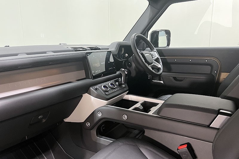 2024 (74) LAND ROVER COMMERCIAL DEFENDER 90 3.0 D350 Hard Top X-Dynamic HSE Auto 3539963