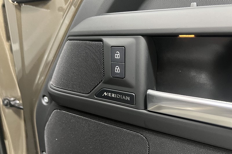 2024 (74) LAND ROVER COMMERCIAL DEFENDER 90 3.0 D350 Hard Top X-Dynamic HSE Auto 3539939