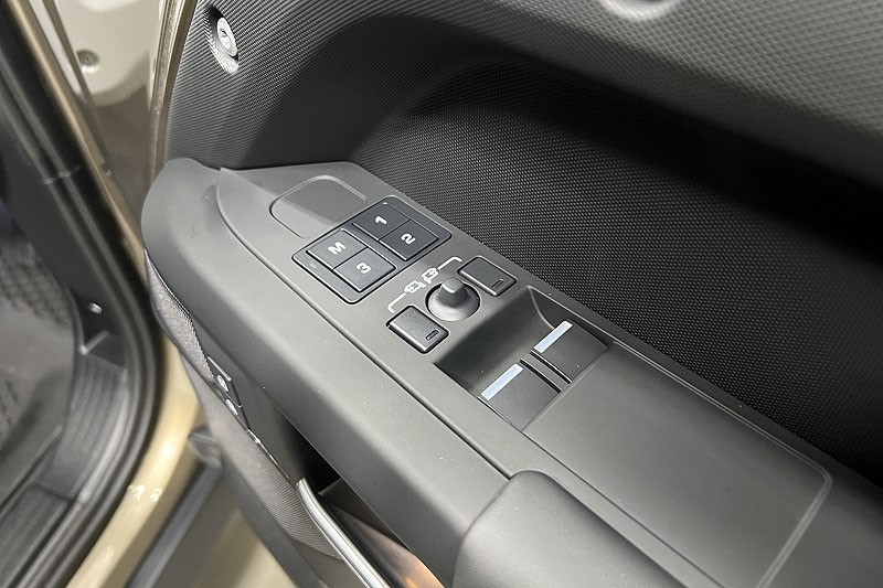 2024 (74) LAND ROVER COMMERCIAL DEFENDER 90 3.0 D350 Hard Top X-Dynamic HSE Auto 3539940