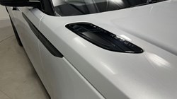 2019 (19) LAND ROVER RANGE ROVER VELAR 2.0 D240 R-Dynamic SE 5dr Auto 3548945