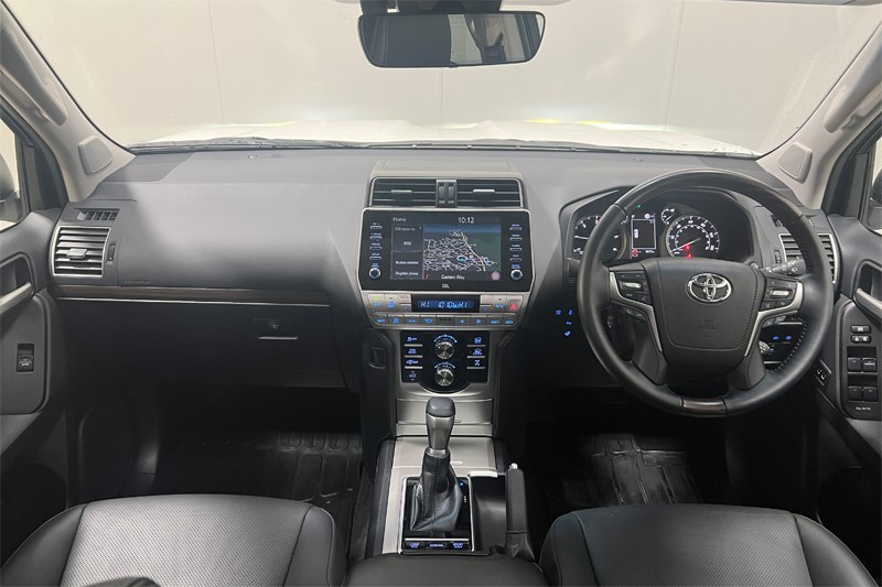 2023 (73) TOYOTA LAND CRUISER 2.8 D-4D 204 Invincible 5dr Auto 7 Seats 3591044