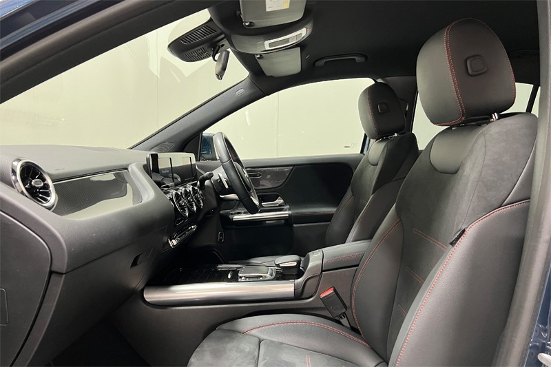 2021 (21) MERCEDES-BENZ GLA 200d 4Matic AMG Line 5dr Auto 3614486