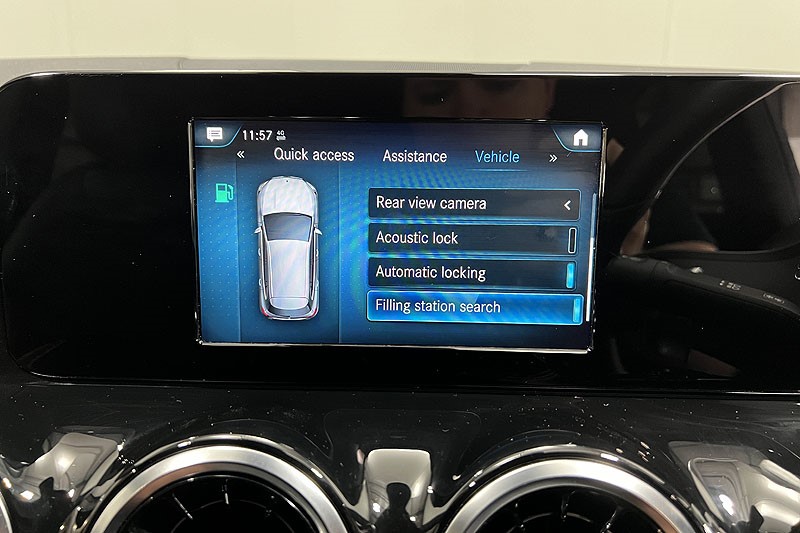 2021 (21) MERCEDES-BENZ GLA 200d 4Matic AMG Line 5dr Auto 3614521