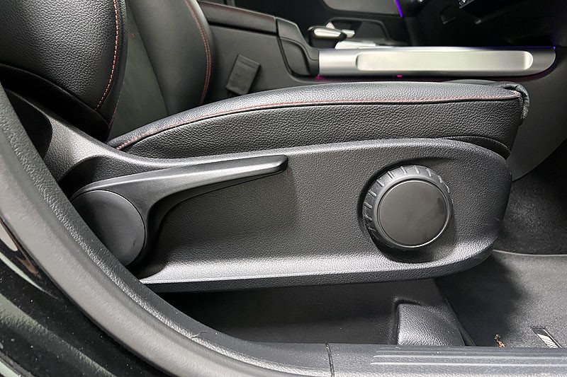 2021 (71) MERCEDES-BENZ GLB 220d 4Matic AMG Line Premium 5dr 8G-Tronic 3614359