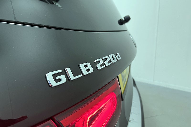 2021 (71) MERCEDES-BENZ GLB 220d 4Matic AMG Line Premium 5dr 8G-Tronic 3614387