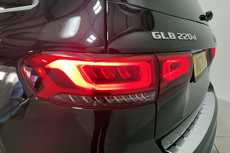 2021 (71) MERCEDES-BENZ GLB 220d 4Matic AMG Line Premium 5dr 8G-Tronic 3614386