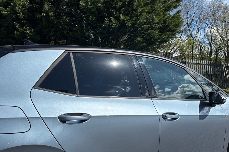 2021 (21) VOLKSWAGEN ID.3 150kW Business Pro Performance 58kWh 5dr Auto 5310216