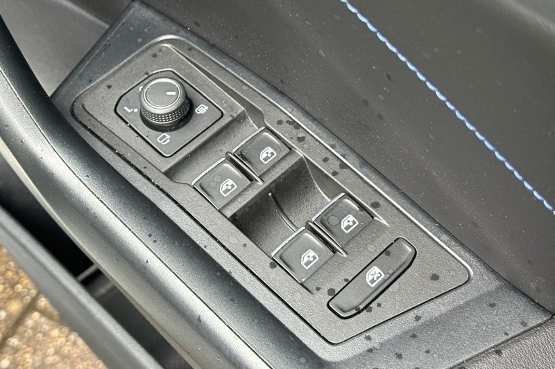 2023 (73) VOLKSWAGEN T-ROC 2.0 TSI 300 4MOTION R 5dr DSG 5295018