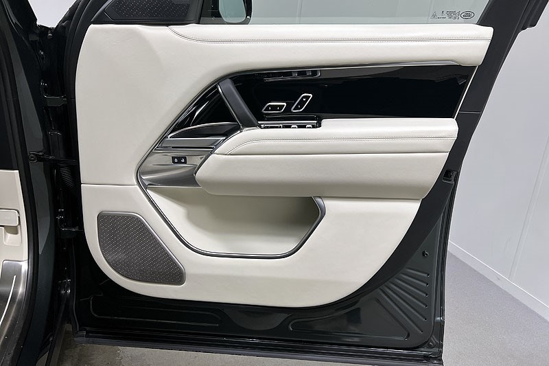 2024 (24) LAND ROVER RANGE ROVER 3.0 D350 Autobiography 4dr Auto 3679218