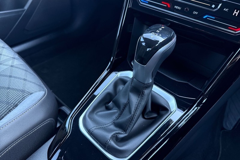 2024 (24) VOLKSWAGEN T-ROC 1.5 TSI R-Line 5dr DSG 5320241