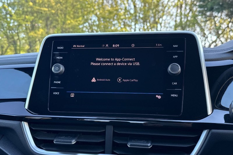 2024 (24) VOLKSWAGEN T-ROC 1.5 TSI R-Line 5dr DSG 5320237