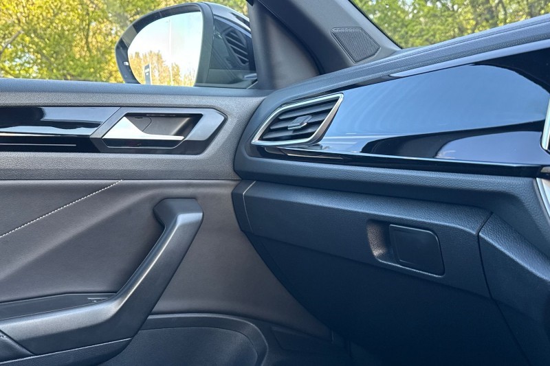 2024 (24) VOLKSWAGEN T-ROC 1.5 TSI R-Line 5dr DSG 5320240