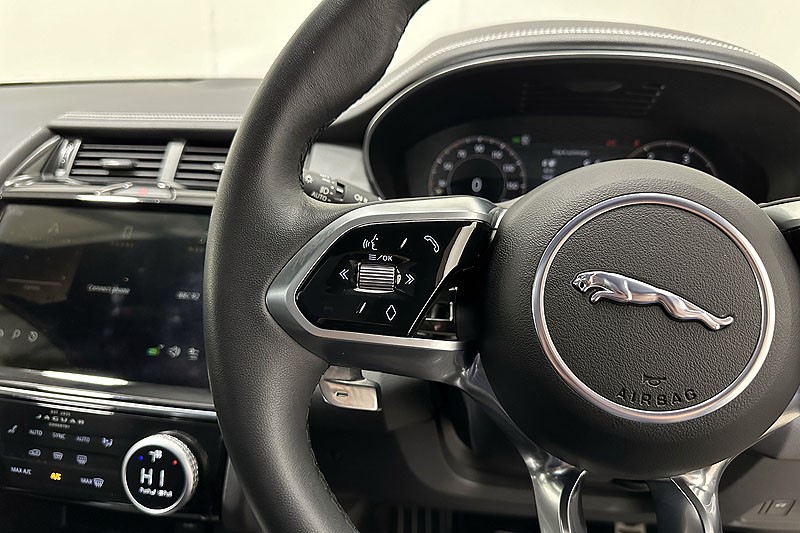 2024 (73) JAGUAR E-PACE 2.0 D200 R-Dynamic SE Black 5dr Auto 3780595