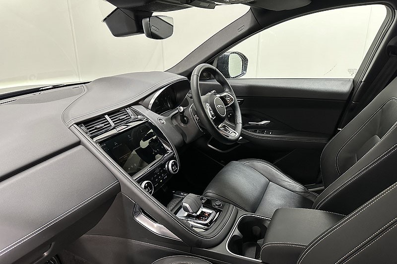 2024 (73) JAGUAR E-PACE 2.0 D200 R-Dynamic SE Black 5dr Auto 3780607
