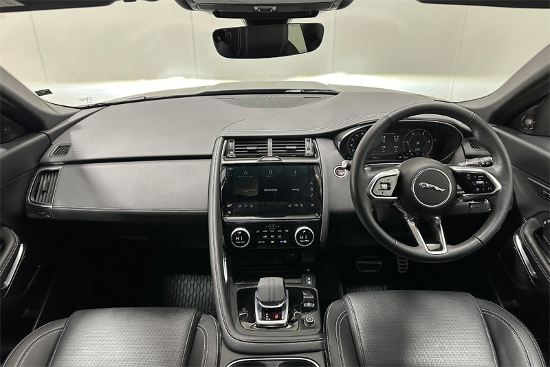 2024 (73) JAGUAR E-PACE 2.0 D200 R-Dynamic SE Black 5dr Auto 3780583